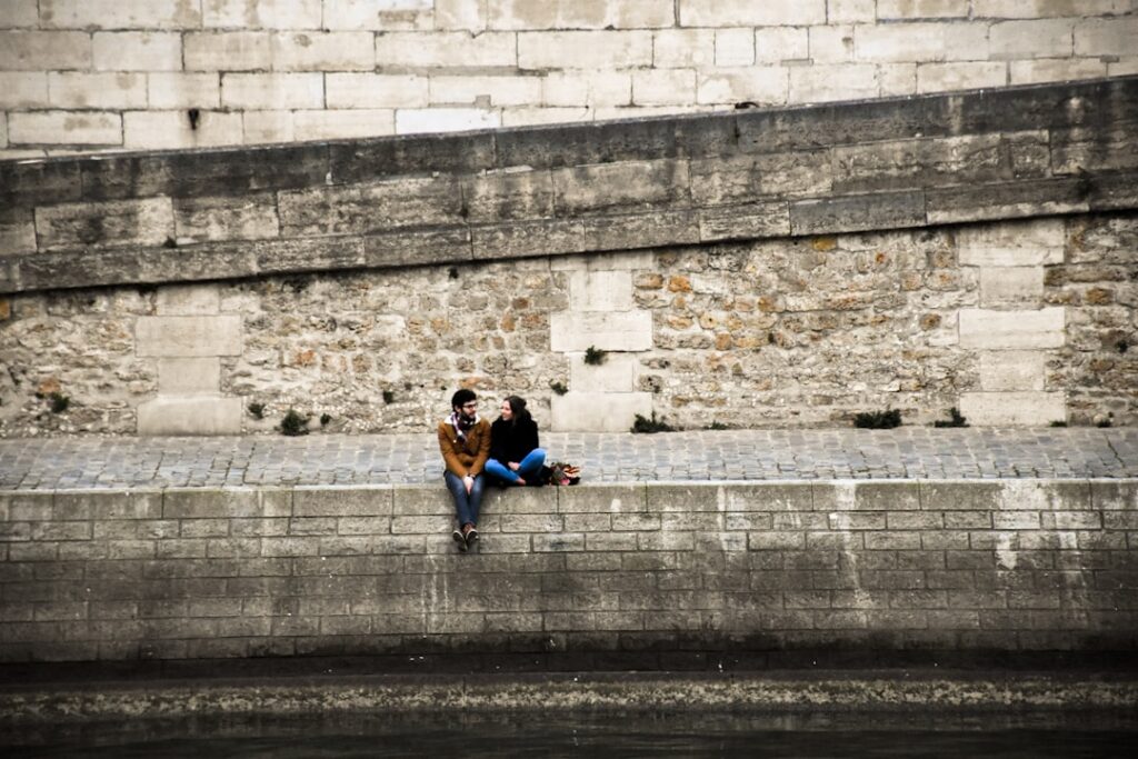 découvrez les secrets des relations amoureuses romantiques : conseils, astuces et stratégies pour renforcer votre connection, cultiver la passion et naviguer à travers les hauts et les bas de l'amour.