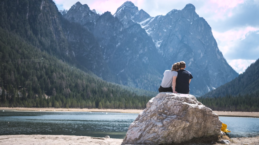 découvrez l'univers fascinant de l'amour : ses multiples facettes, émotions et histoires. explorez des conseils, des anecdotes et des réflexions sur cette sensation universelle qui relie les cœurs à travers le temps.