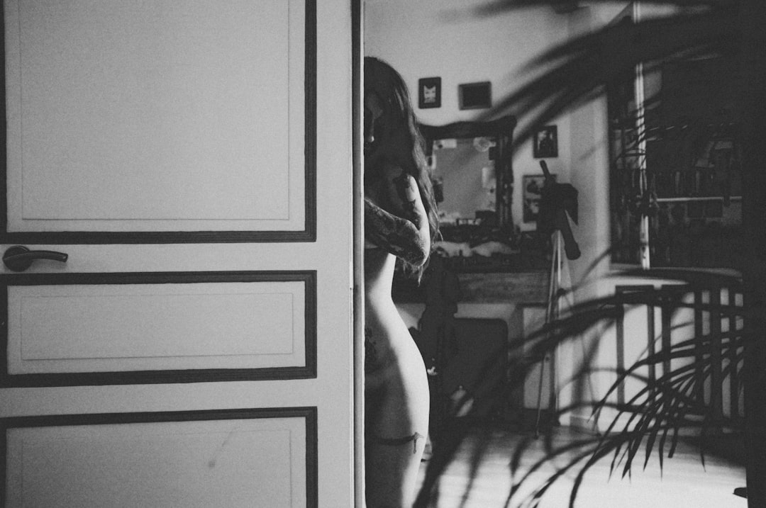 découvrez l'importance de la fréquence sexuelle dans les relations, son impact sur l'intimité et la satisfaction, ainsi que des conseils pour améliorer votre vie sexuelle.