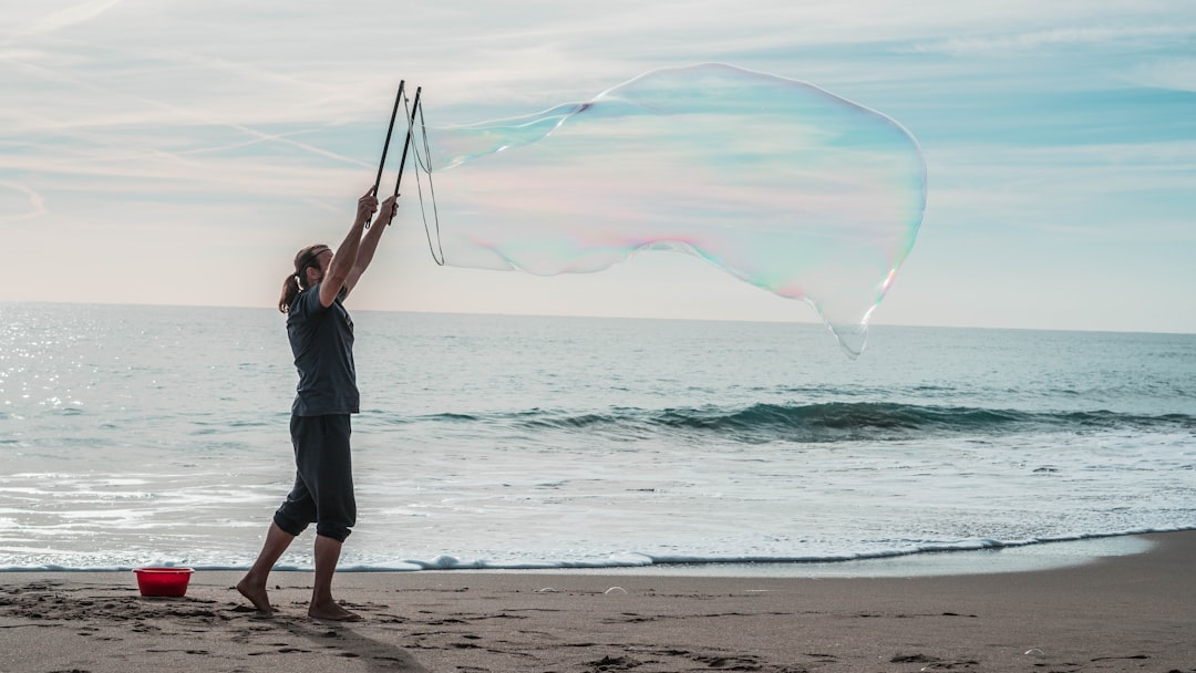 découvrez l'importance de la gratitude dans notre vie quotidienne. apprenez comment exprimer votre reconnaissance peut transformer votre bien-être mental et renforcer vos relations. explorez des pratiques simples pour cultiver la gratitude et en tirer des bénéfices durables.